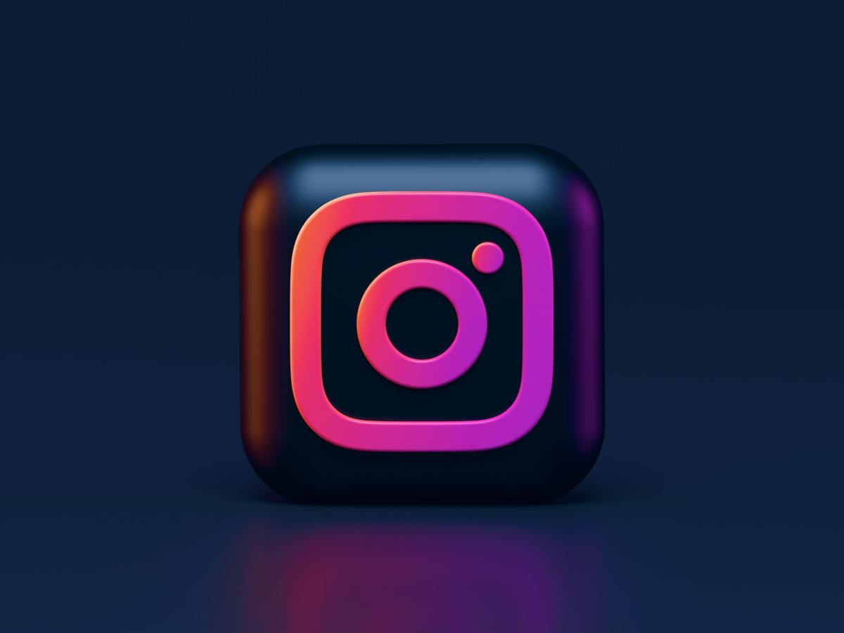 "Instagram's New AI-Powered Background Editing Tool Revolutionizes Story Creation"