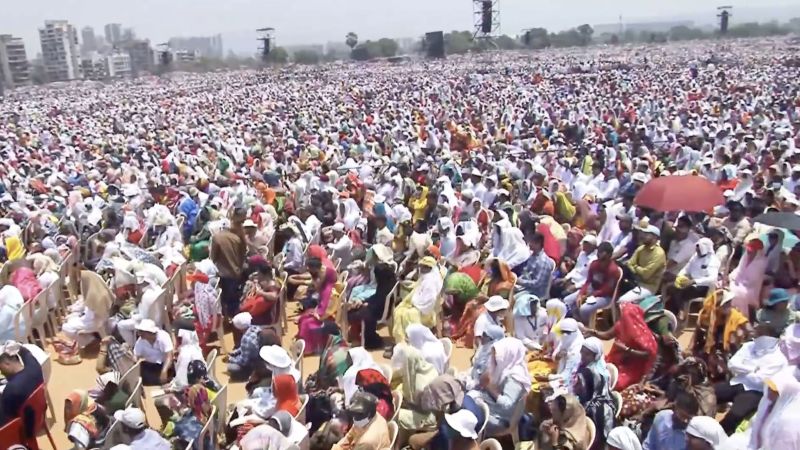 Heatstroke Claims Lives at Indian Government Awards Ceremony