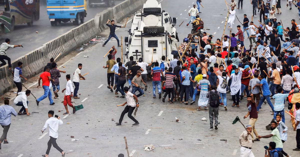 "Violent Clashes Erupt as Opposition Demands PM's Resignation in Bangladesh"