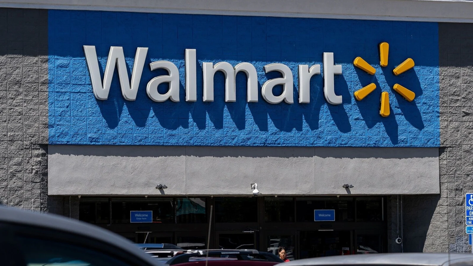 Walmart H-1B Scandal: VP Fired Over Kickbacks, Fueling Indian Worker Anxiety