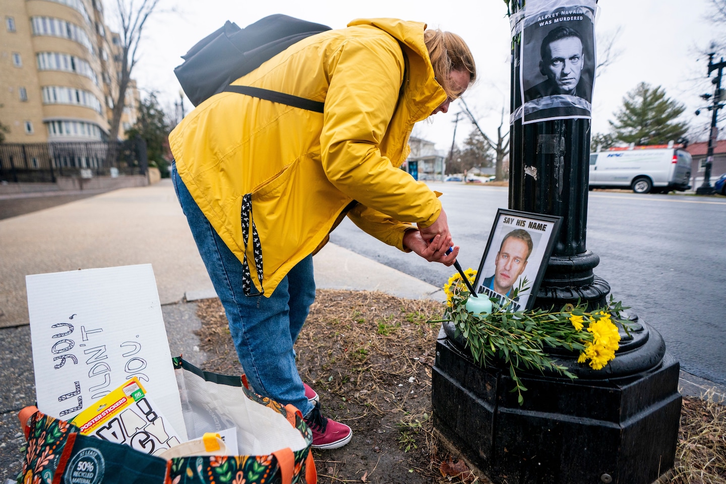 "Escalating Tensions: U.S. Imposes New Sanctions on Russia Despite Economic Forecasts"