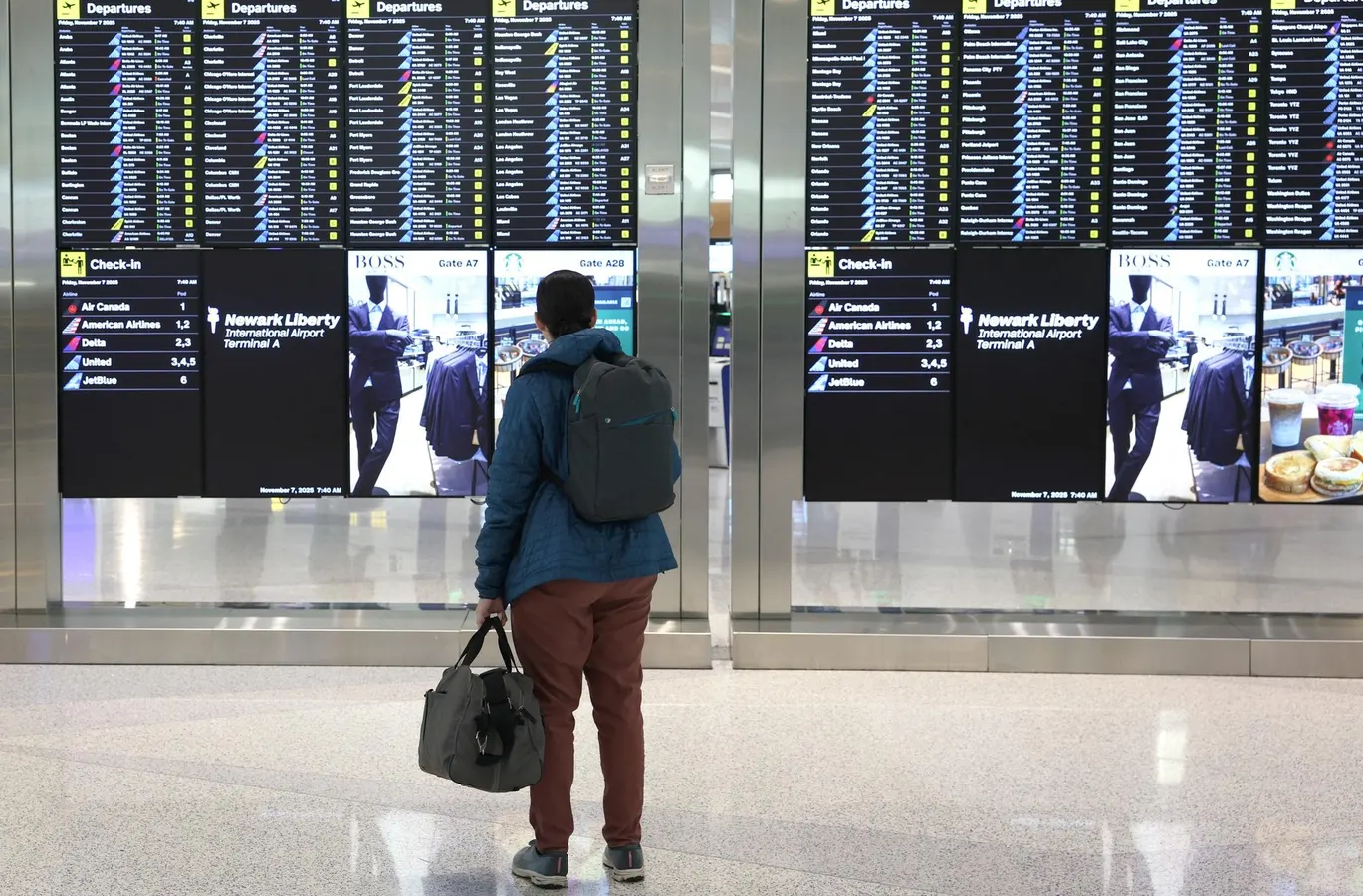 Featured image for Major US Airports Face Widespread Flight Delays and Cancellations Due to FAA Cuts