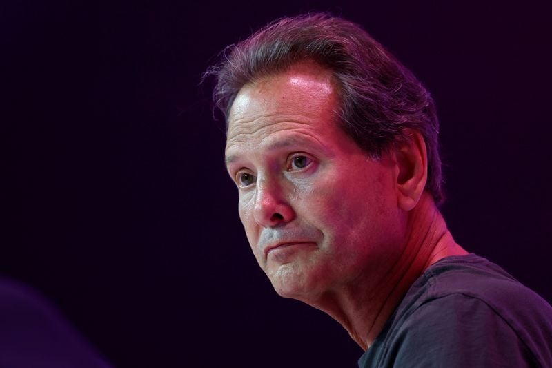 Featured image for Verizon appoints Dan Schulman as new CEO