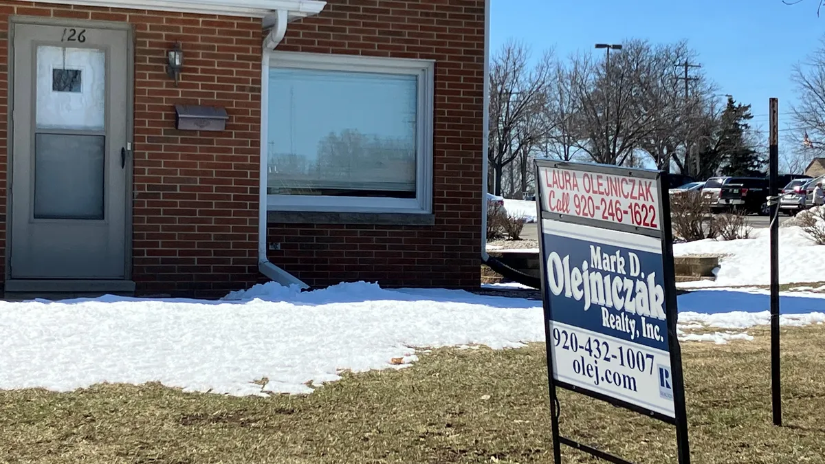 Mixed Results for US Housing Market in April