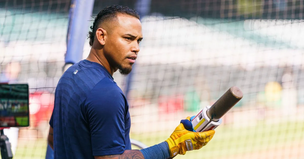 Orlando Arcia returns to Braves lineup, Iglesias earns first save against Orioles.