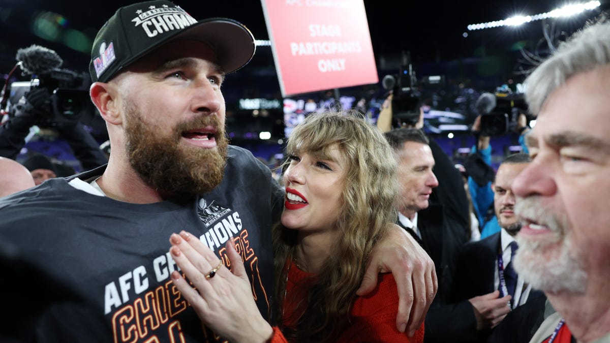 "Airlines' Super Bowl PR Stunt Diverts Attention"