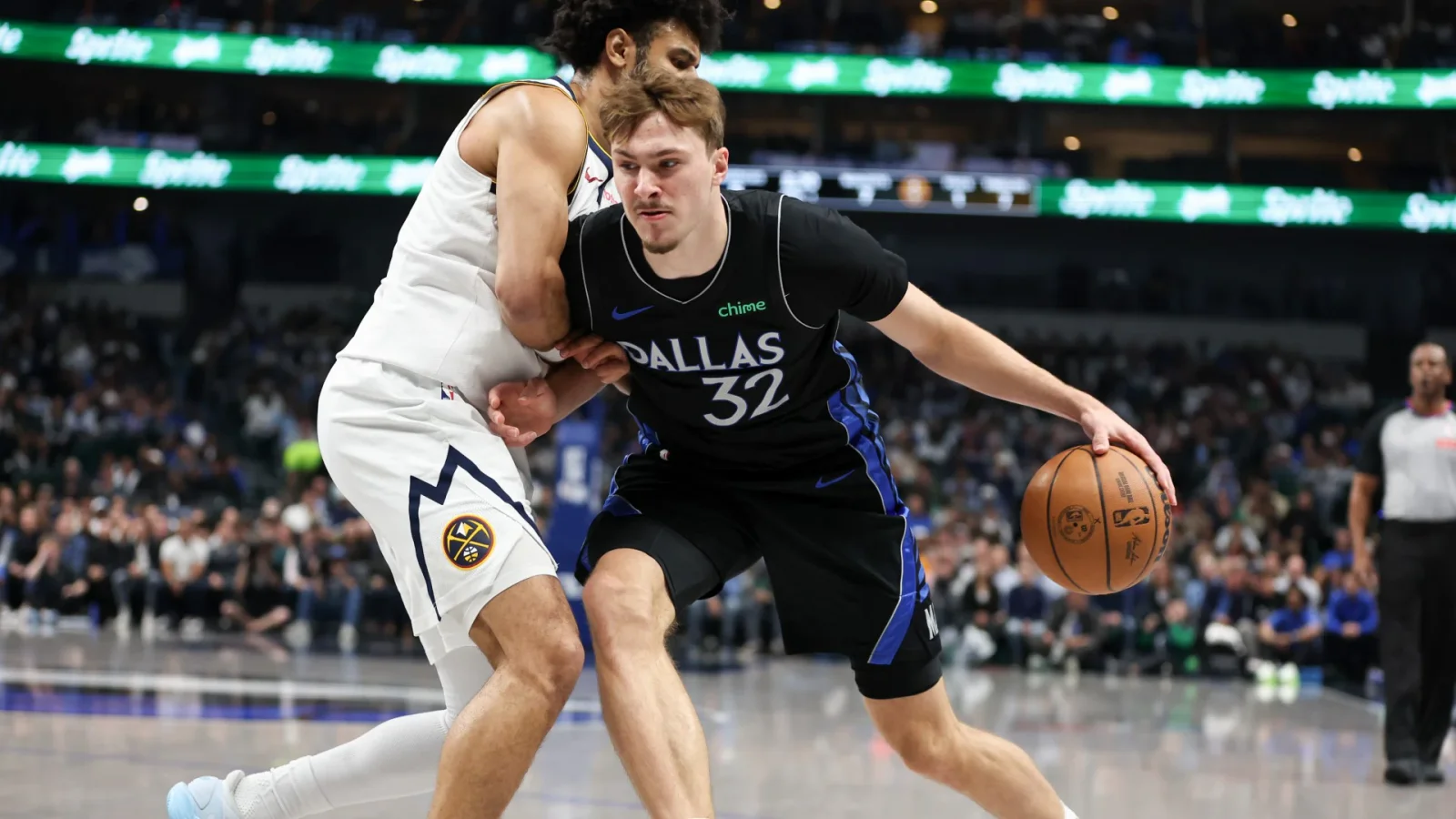 Mavericks rookie Flagg exits early with sprained left ankle vs Nuggets