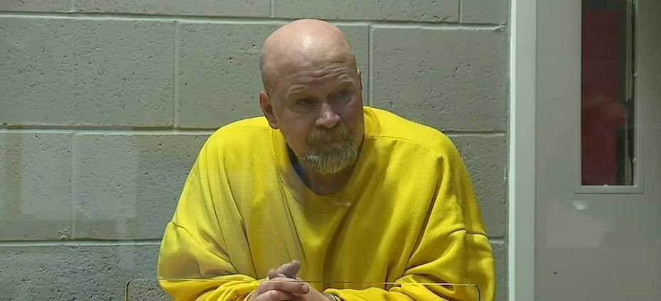 Featured image for Semi driver faces DUII and manslaughter charges for deadly Oregon crash that killed farmworkers.