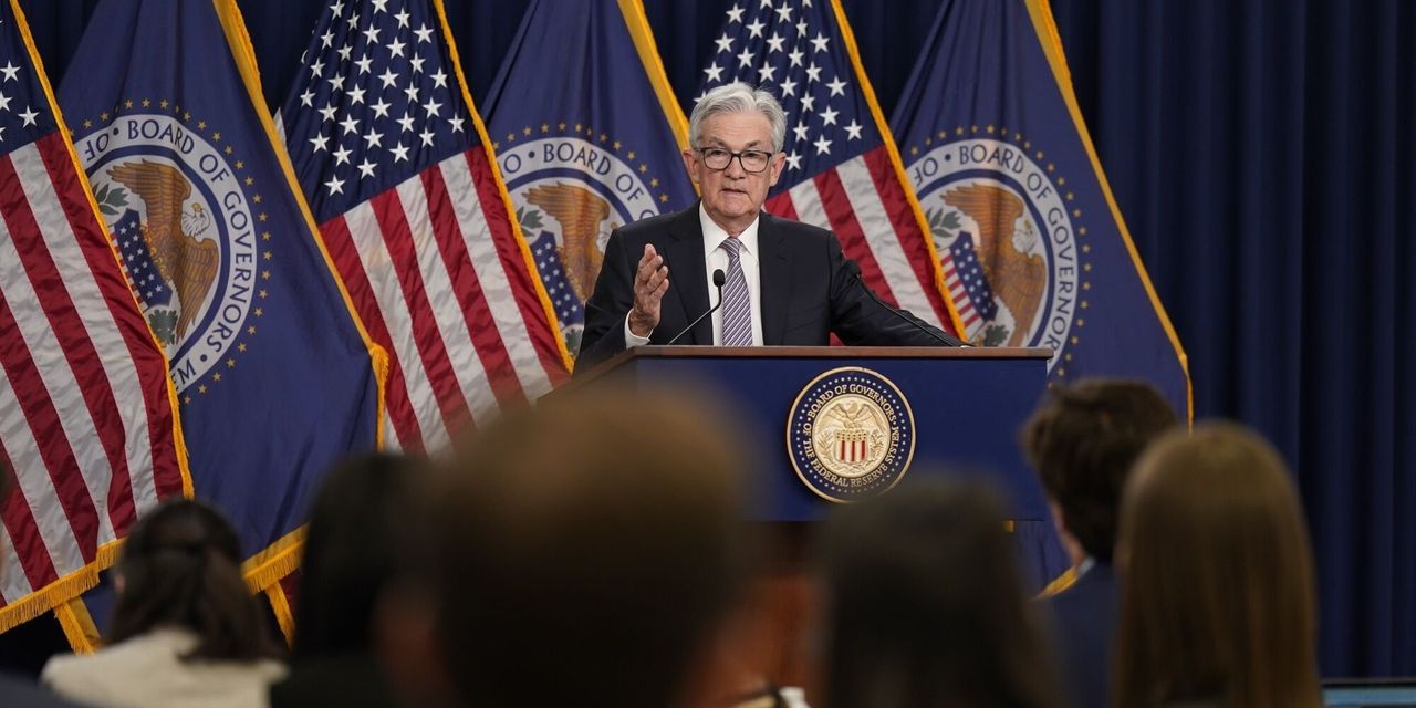 Featured image for The Fed's Dilemma: Balancing Bank Failures and Inflation.