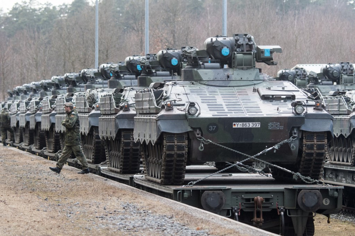 "NATO Summit Commits to Supplying Ukraine with Advanced Weapons"
