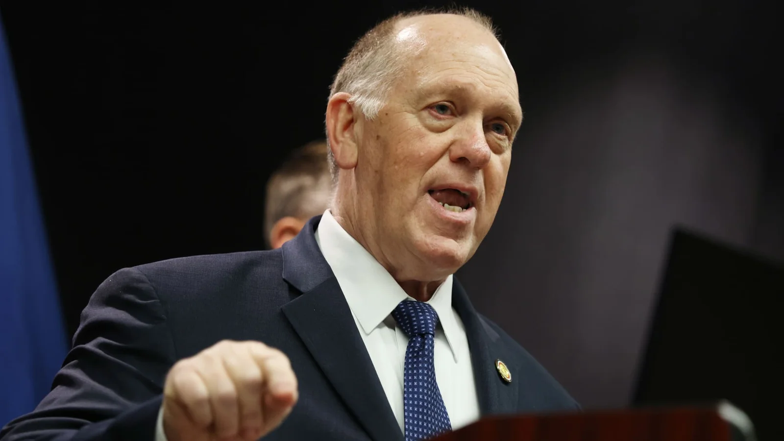 Trump Admin Pulls 700 Federal Agents from Minnesota, Leaving 2,000 Behind