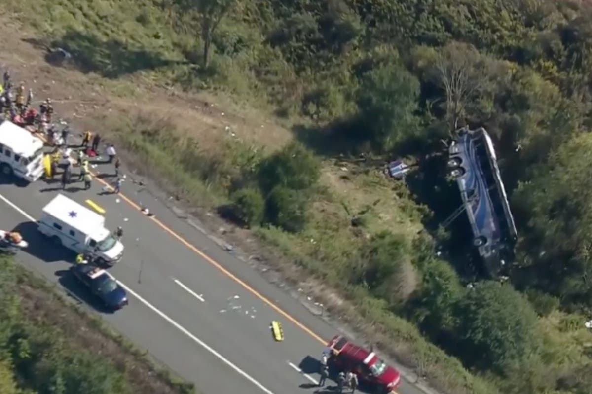Featured image for Multiple Fatalities and Injuries as Bus Carrying High School Band Crashes in New York