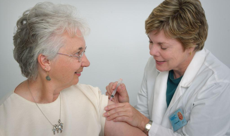 Featured image for Conflicting Results in High-Dose vs Standard Flu Vaccines for Seniors