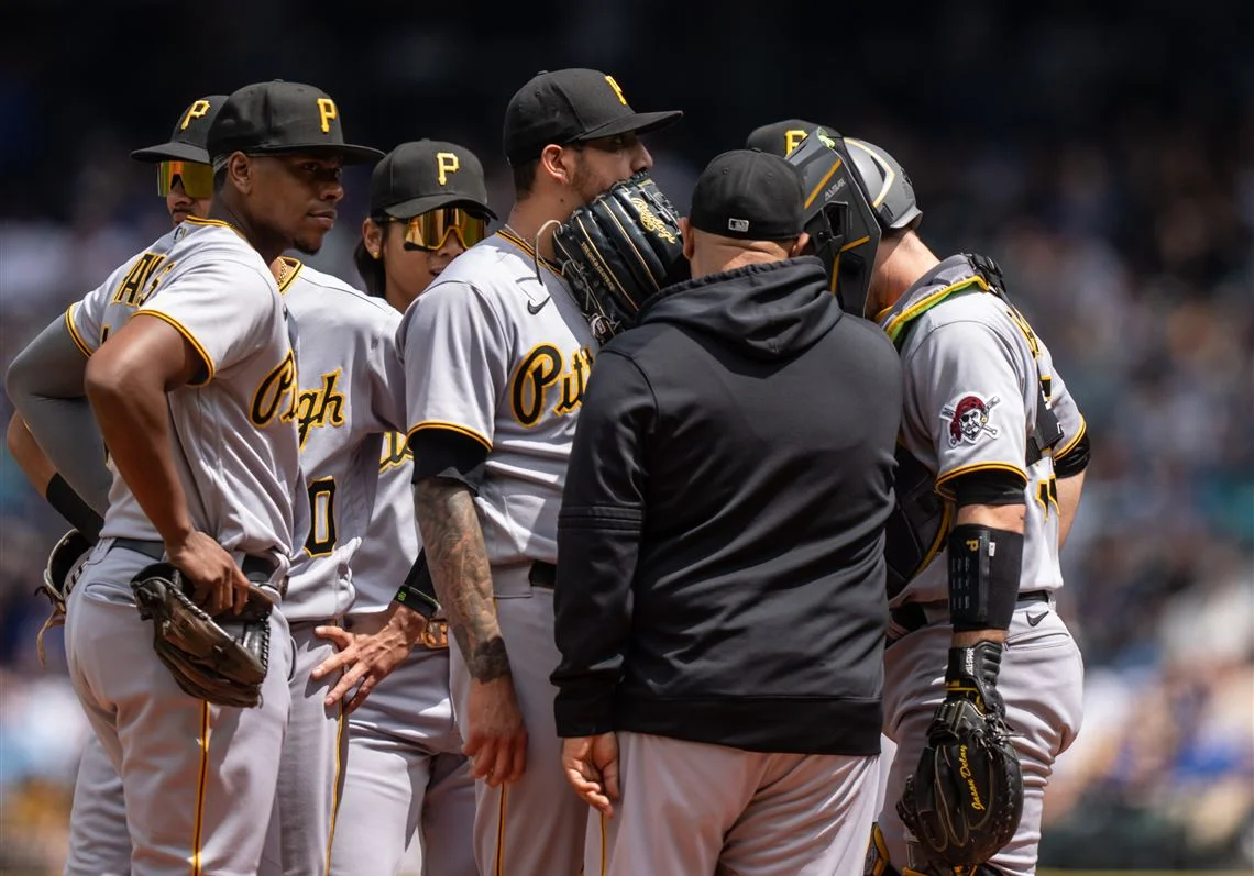 Pirates' Velasquez and Underwood Jr. face elbow issues and DFA designation.