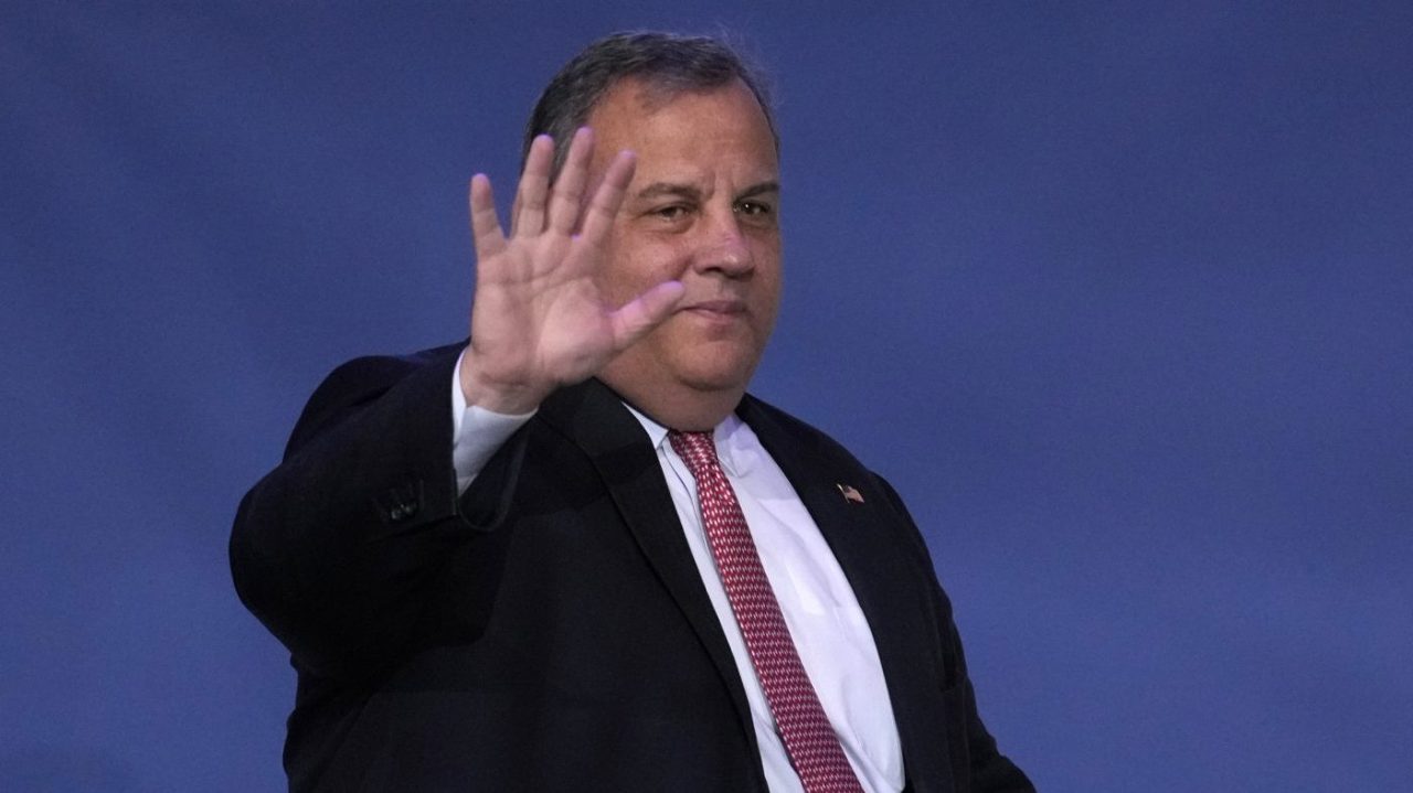 Chris Christie's potential presidential bid shakes up GOP race.