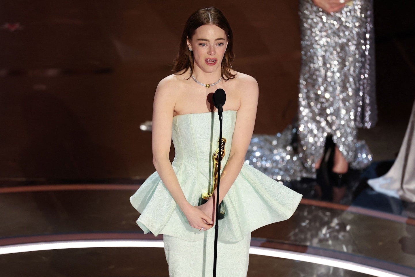Featured image for "Emma Stone's Unforgettable Night at the 2024 Oscars"