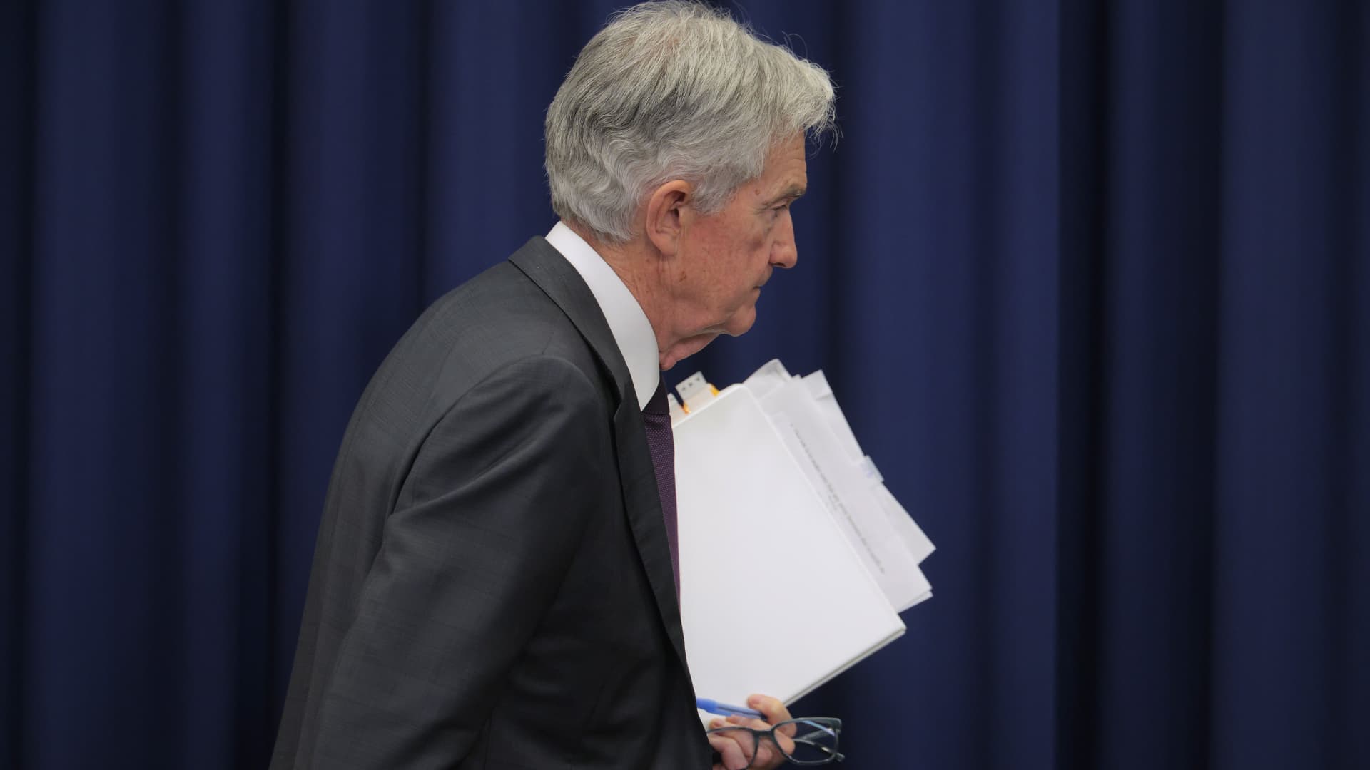 Featured image for Fed's Rate Outlook and Economic Concerns Highlighted in Latest Forecasts