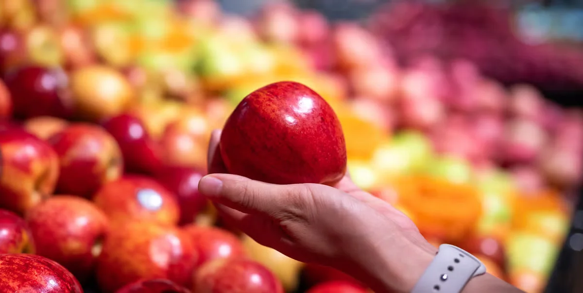Apples Earn Their Place: Dietitians Explain Daily Benefits
