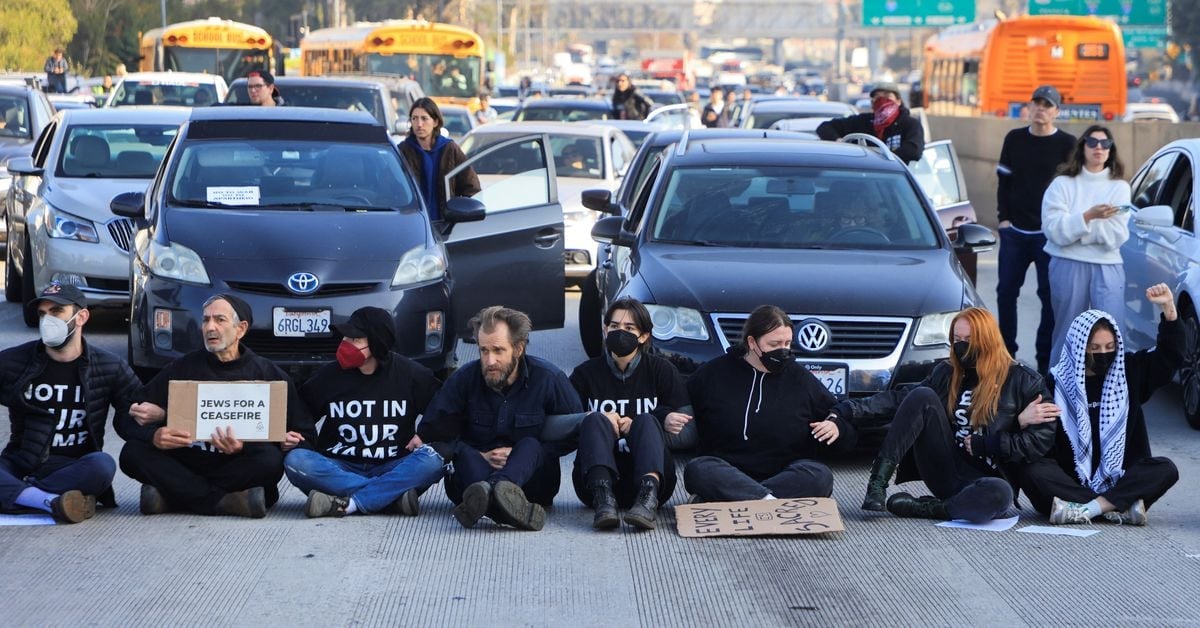 Jewish and Pro-Palestinian Protests Paralyze Los Angeles Freeway