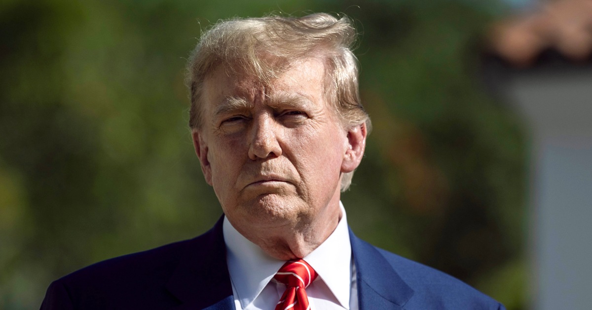 "Trump to Attend Slain NYPD Officer's Wake"