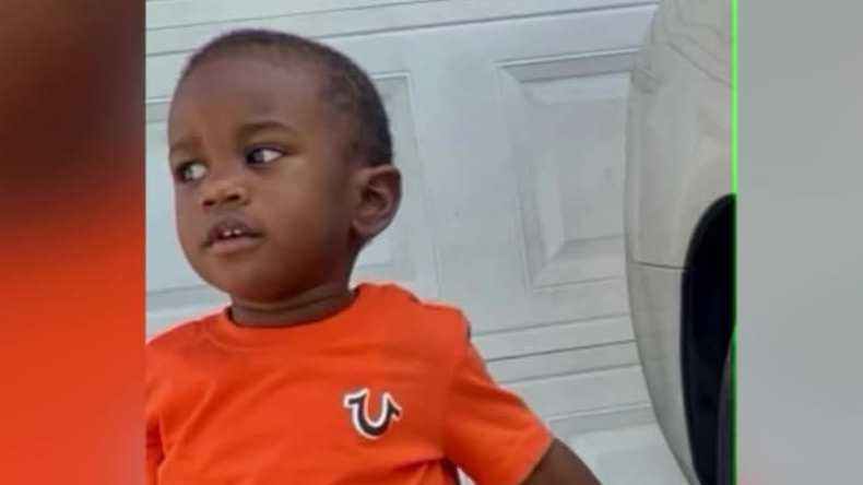Father charged with murder after 2-year-old found dead in alligator's mouth.