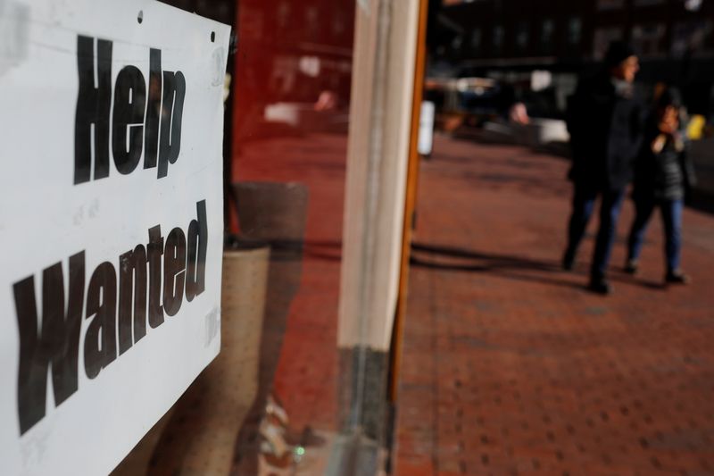 "Steady: US Weekly Jobless Claims Remain at Low Levels"