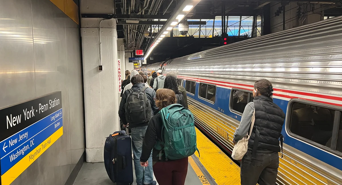 Featured image for "Cracked Steel Beams in NYC Garage Cause Amtrak Service Shutdown"