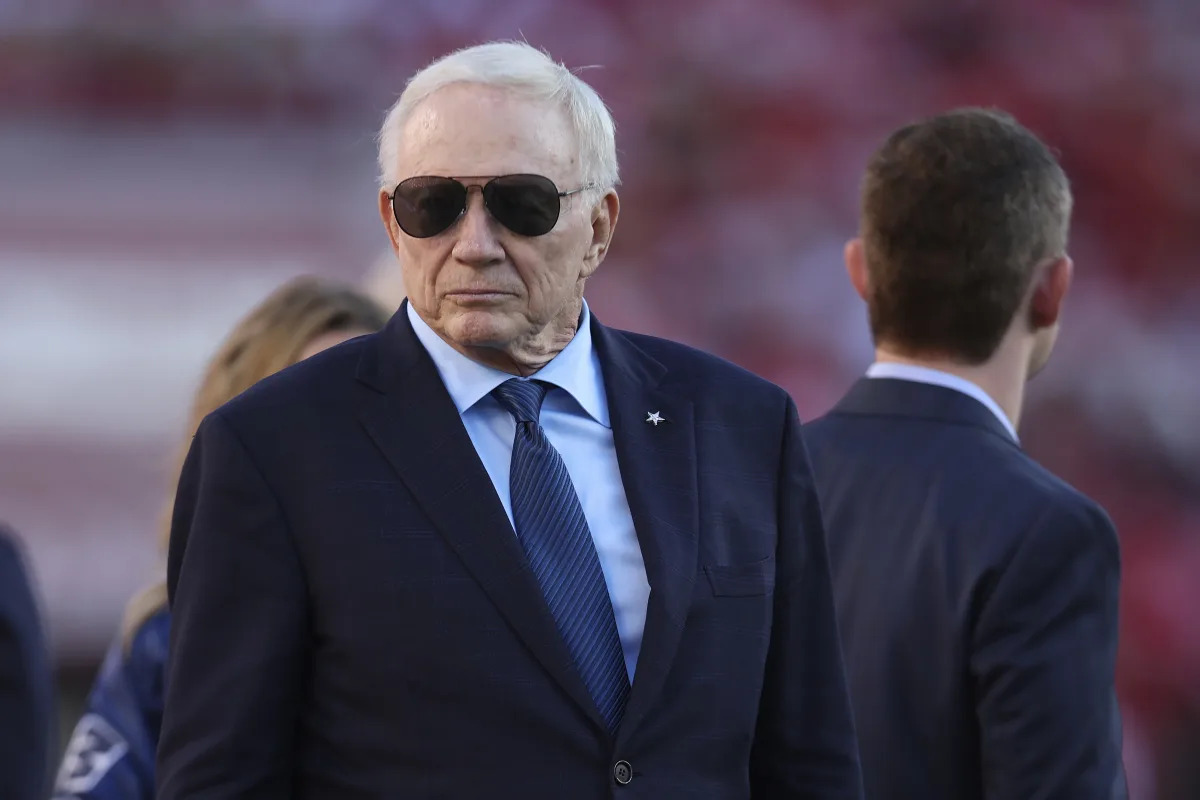 "Jerry Jones Defends Cowboys' QB and Head Coach, Rejects Overhaul Proposal"