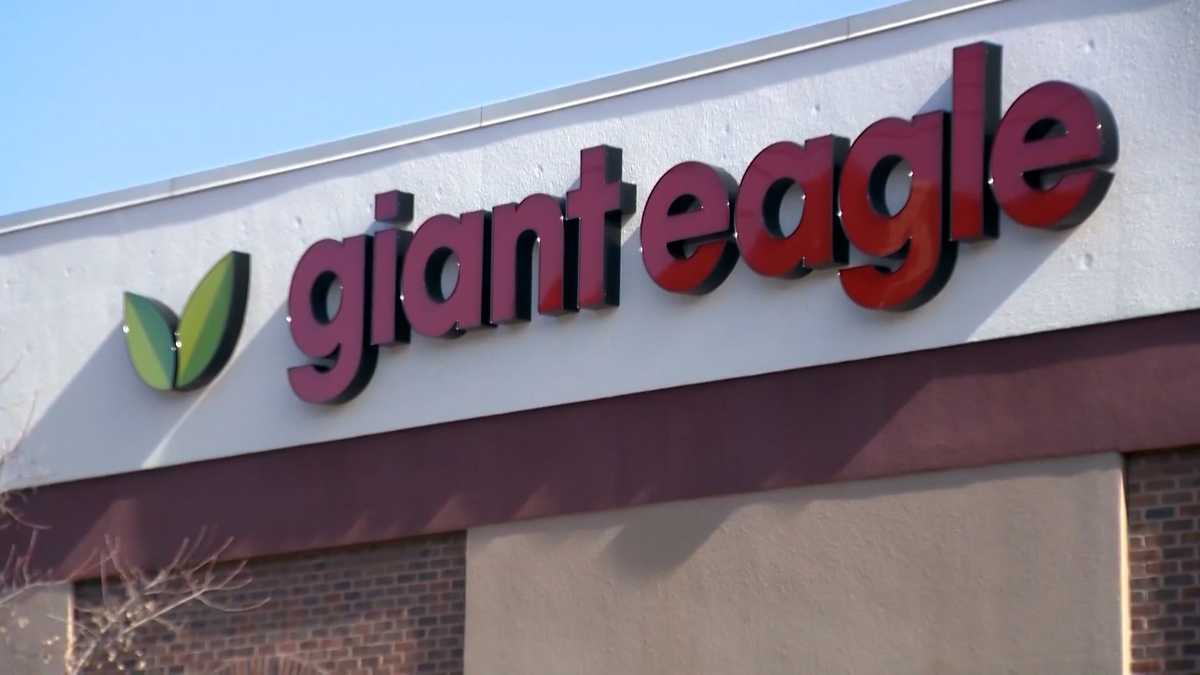 Giant Eagle Implements Price Lock on 800 Items and Brings Back Weekly Ads.