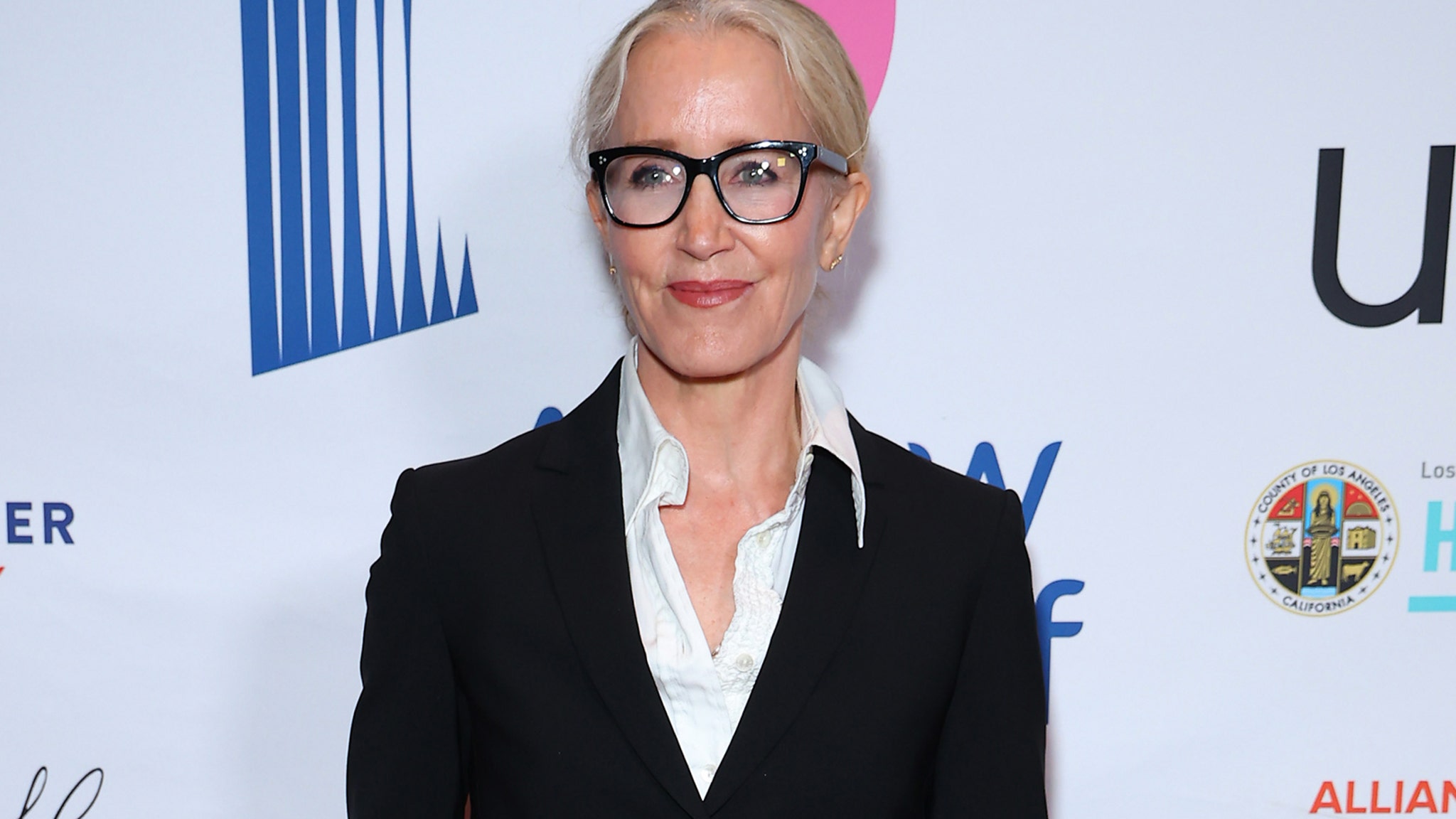 Featured image for Felicity Huffman Reflects on Life After College Admissions Scandal