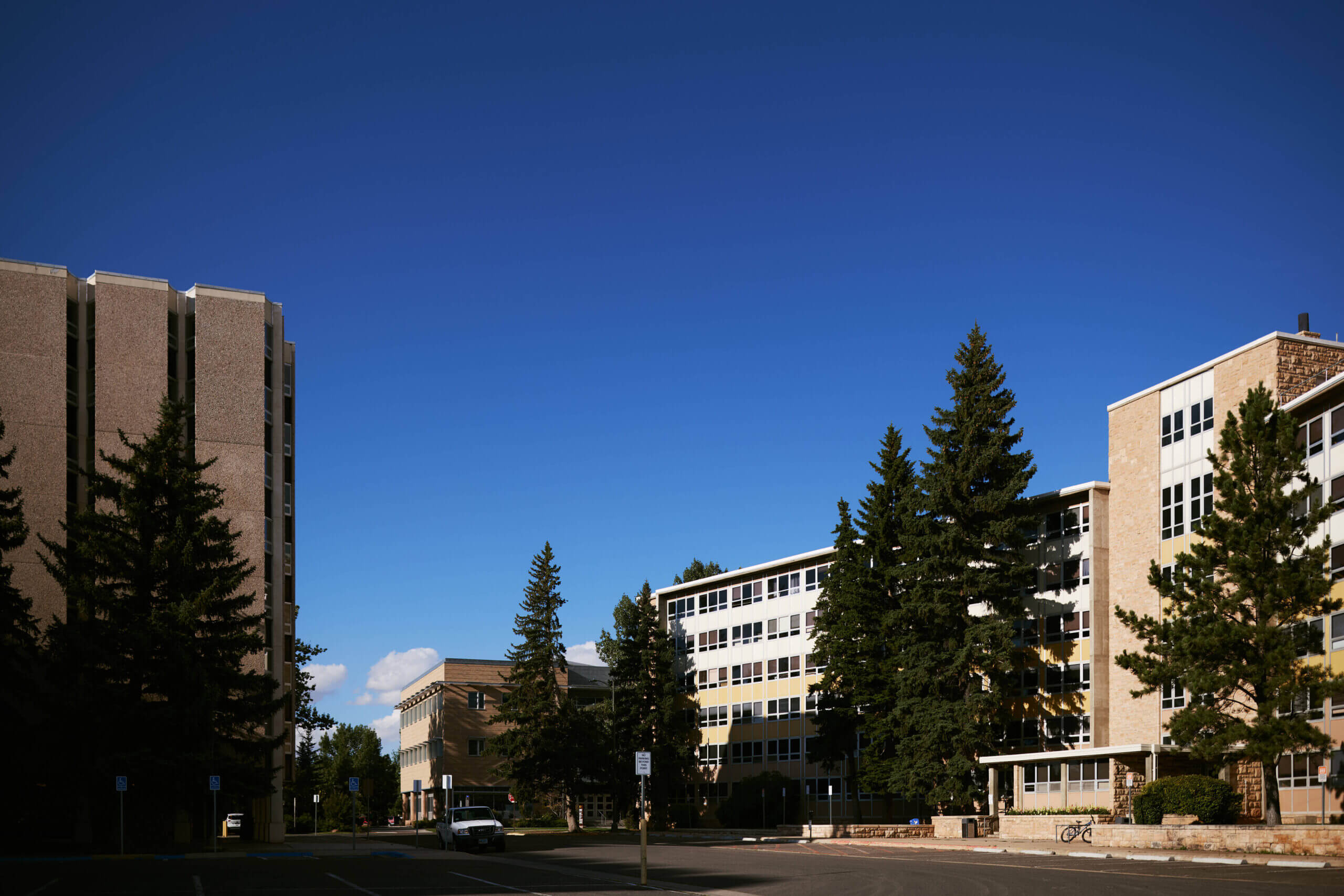 Featured image for Tragic Crash Claims Lives of Three University of Wyoming Swimmers