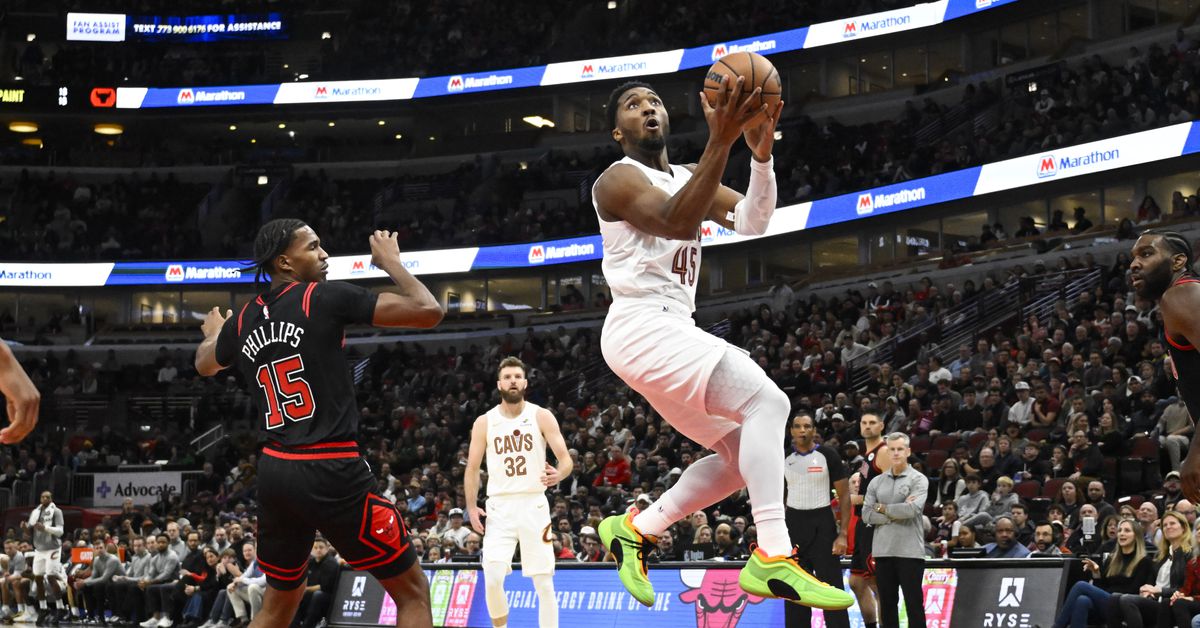 Featured image for Cavs Extend Unbeaten Streak to 12-0 with Win Over Bulls