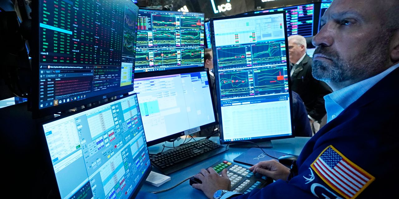 "Wall Street Holds Steady as Investors Await Key Economic Data"