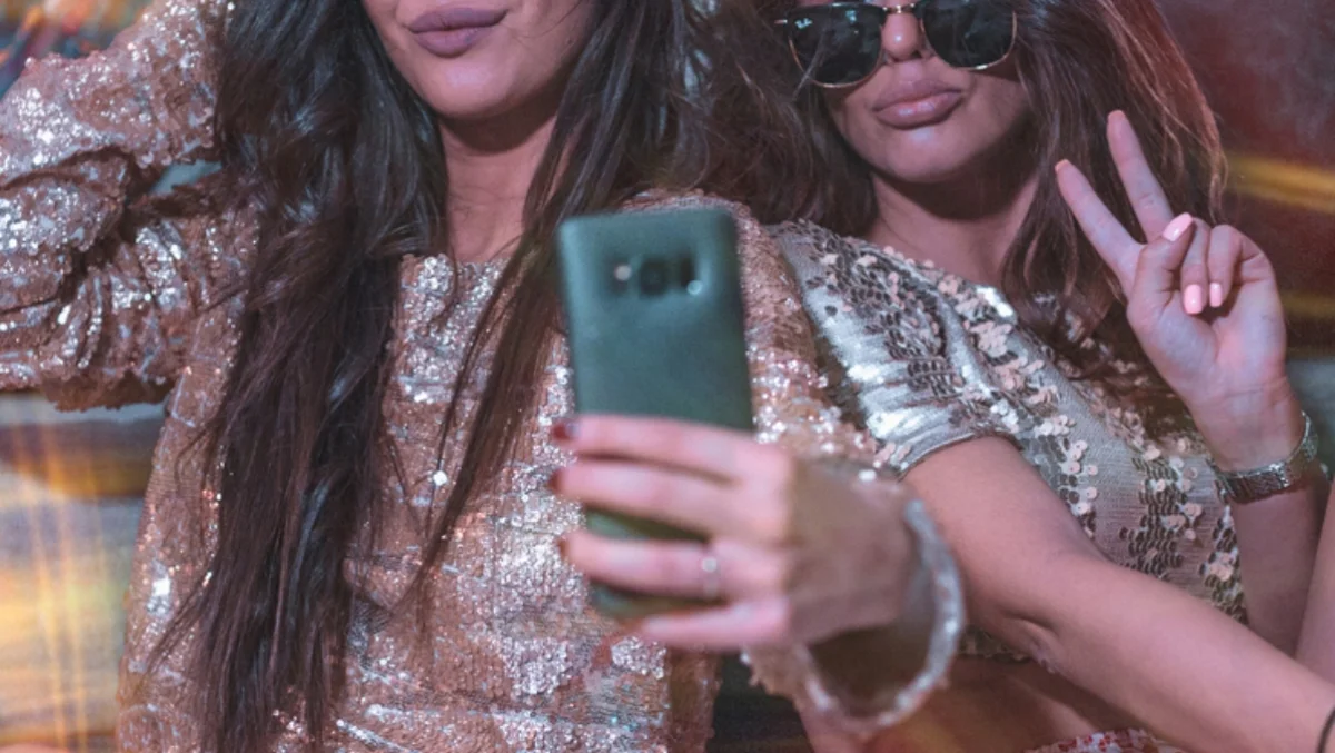 Drunk OnlyFans duo escorted off Miami flight, turns arrest into merch