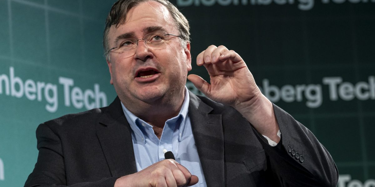 Featured image for Reid Hoffman and Experts Highlight Gen Z's AI Skills as Key to Future Employment
