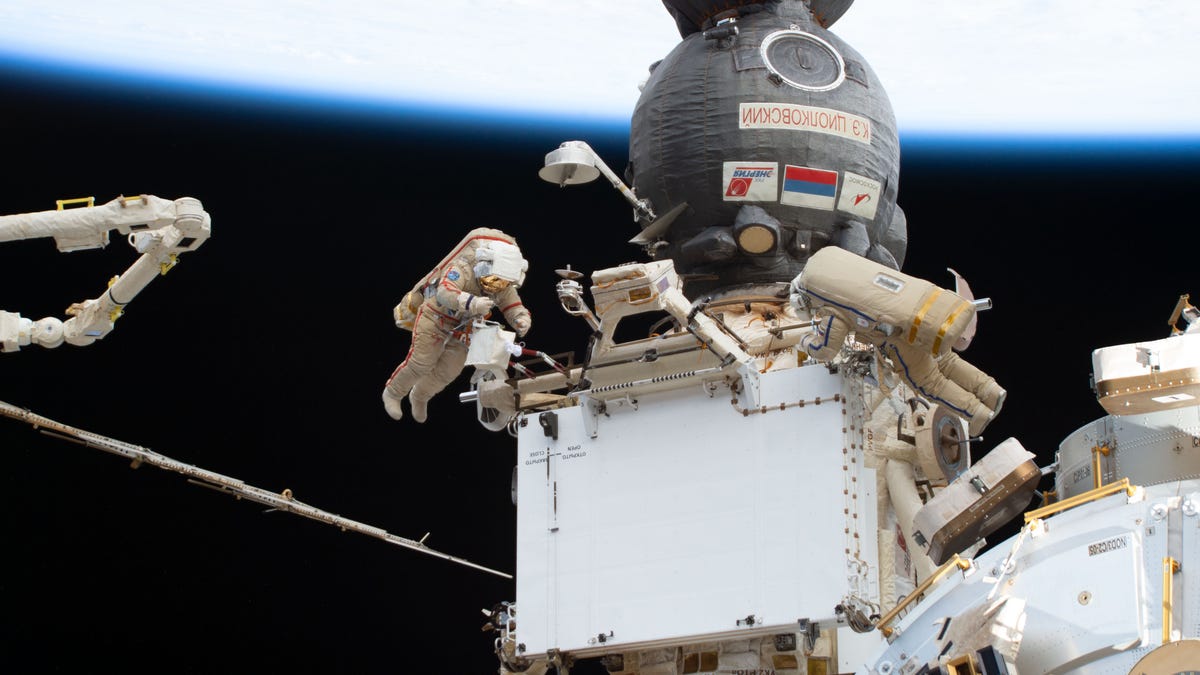 ISS Spacewalk and SpaceX's Second Starship Launch Attempt Highlighted in This Week's Spaceflight.