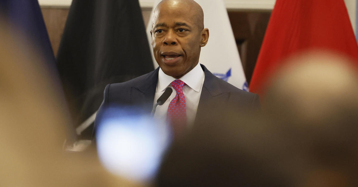 Featured image for FBI Seizes NYC Mayor Eric Adams' Devices in Fundraising Probe