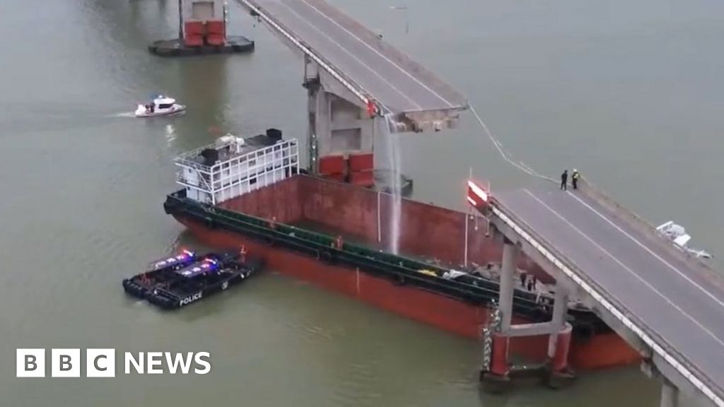Featured image for Cargo Ship Collision Causes Bridge Collapse in Guangzhou, China