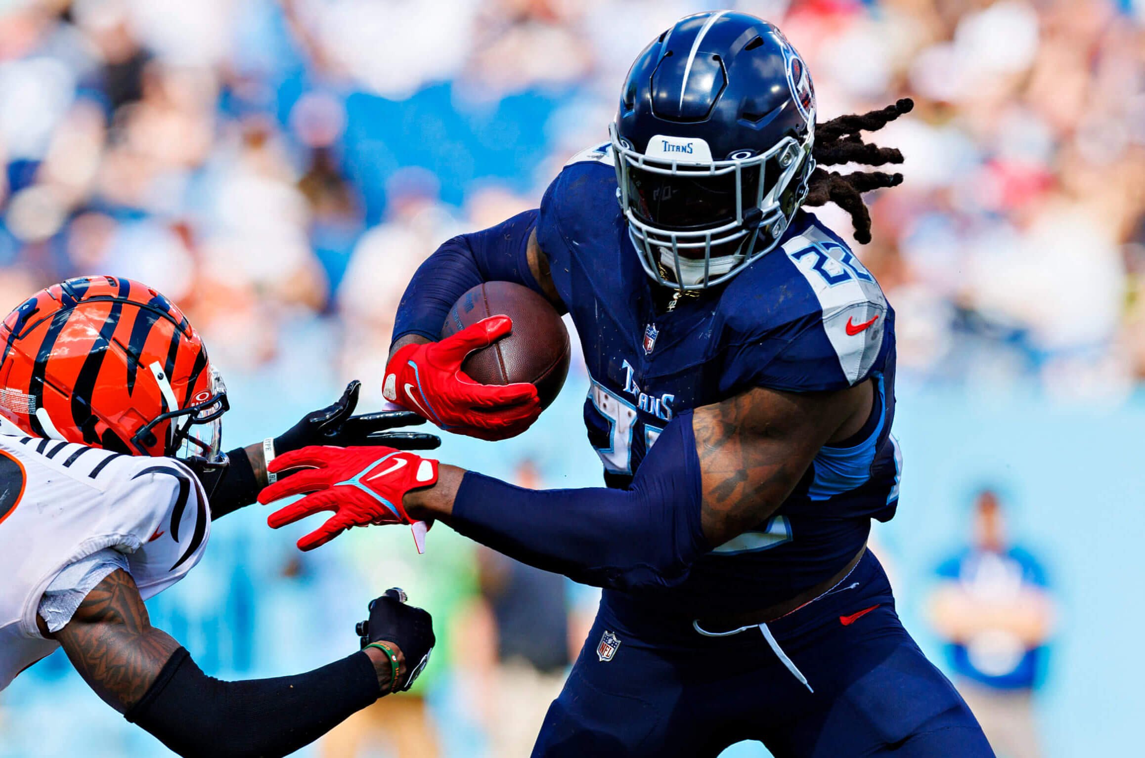 "Derrick Henry Joins Ravens in Two-Year Deal"