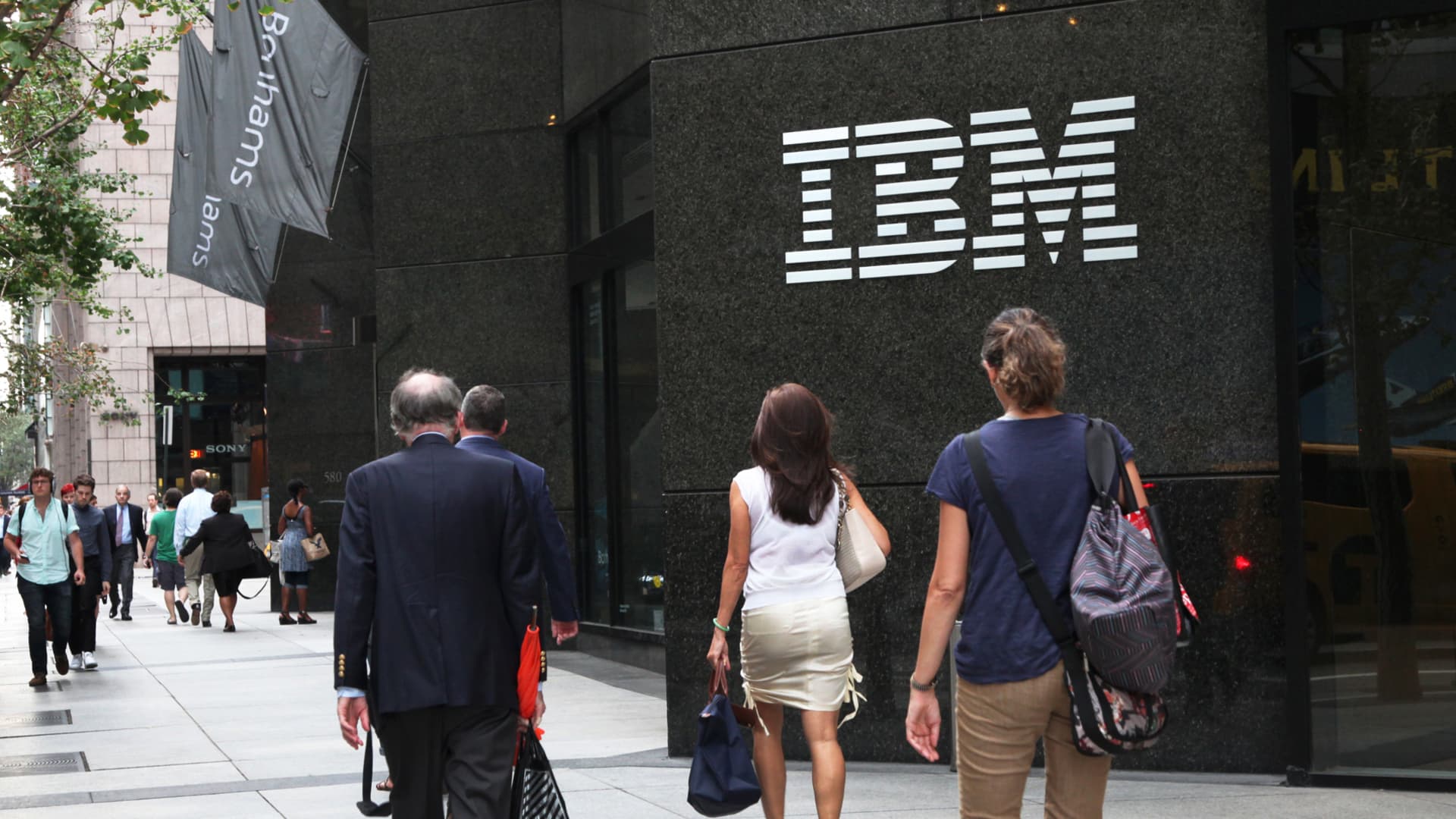 Featured image for IBM Implements Innovative Retirement Plan, Leaving Competitors in the Dust