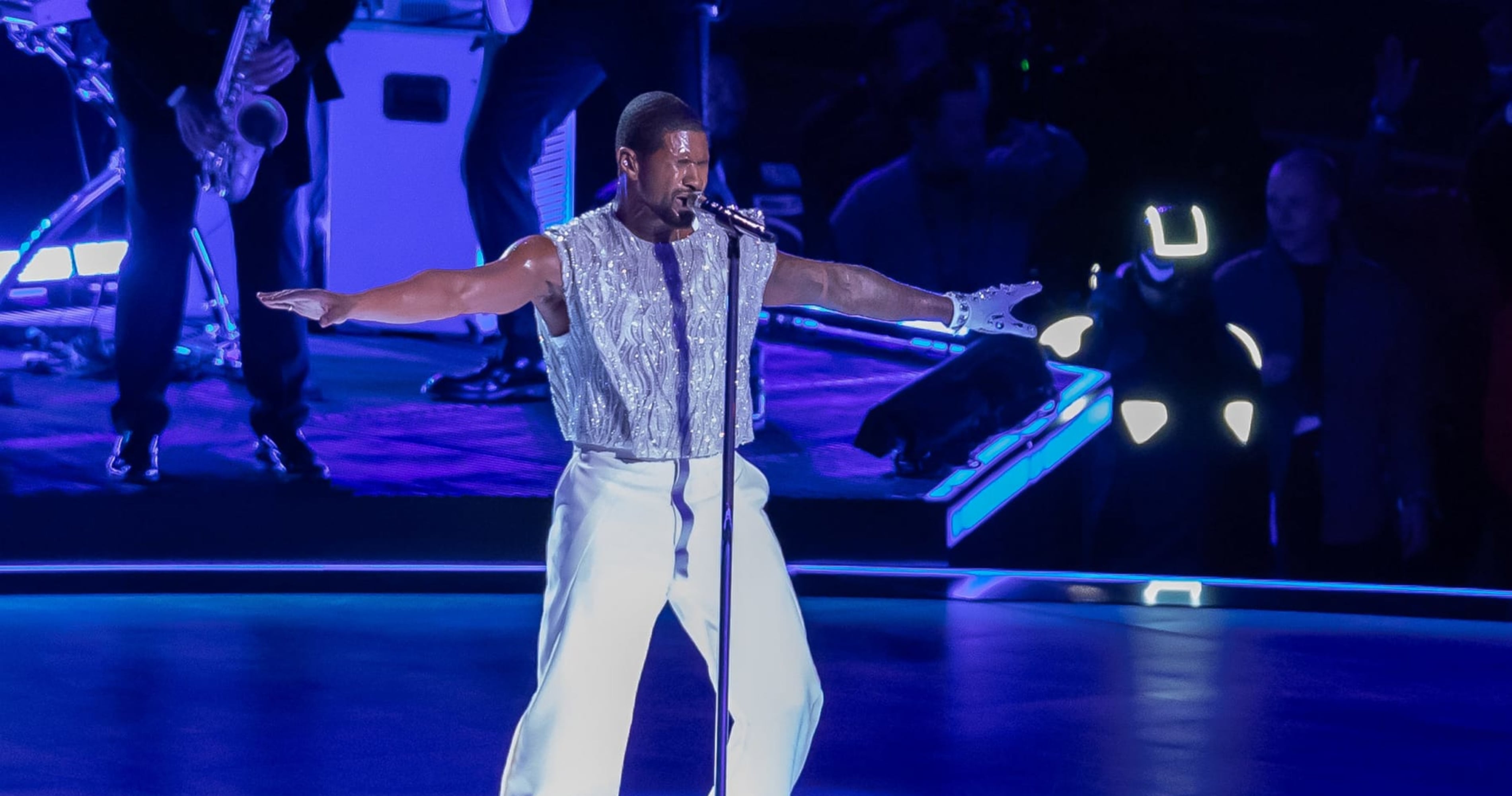 Featured image for "Usher's Record-Breaking Super Bowl Halftime Show Draws Mixed Reviews"