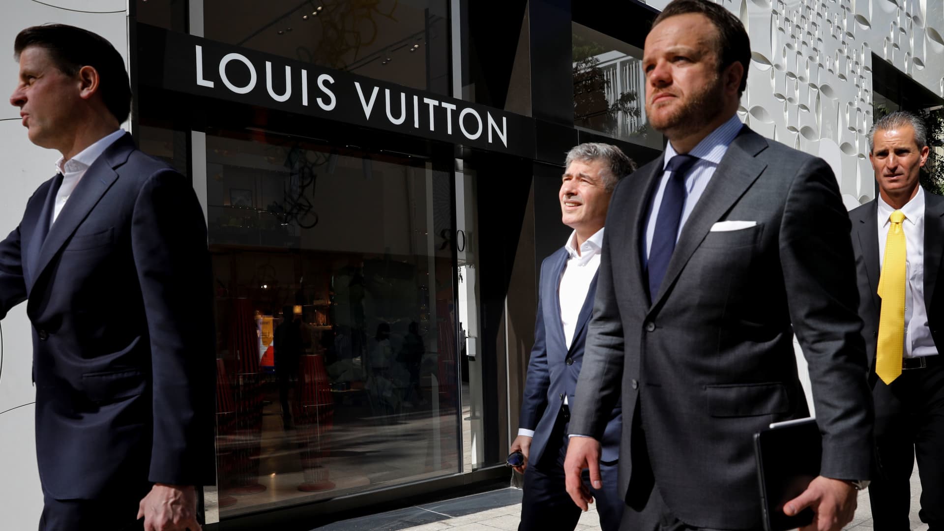 Featured image for LVMH Sees Strong Sales Growth in Europe and Asia, Despite US Slowdown