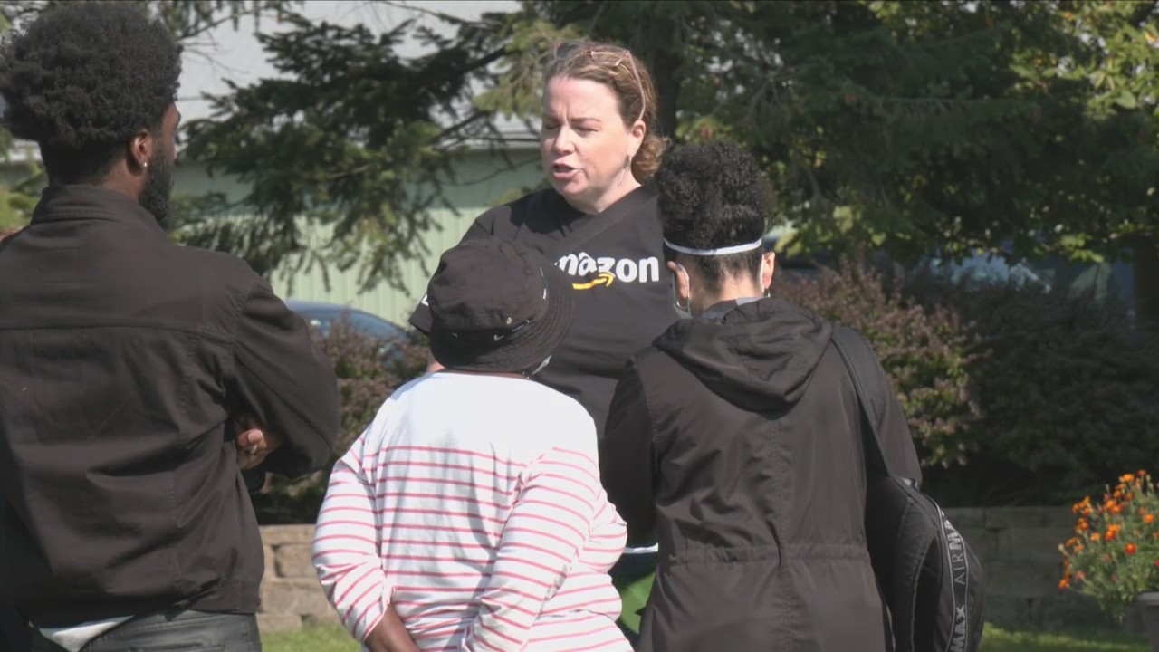 Featured image for Amazon's Hiring Spree: Thousands of Jobs Available Across Multiple Locations