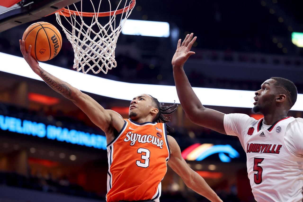 Featured image for Syracuse Holds off Louisville Rally for Fourth Straight Win