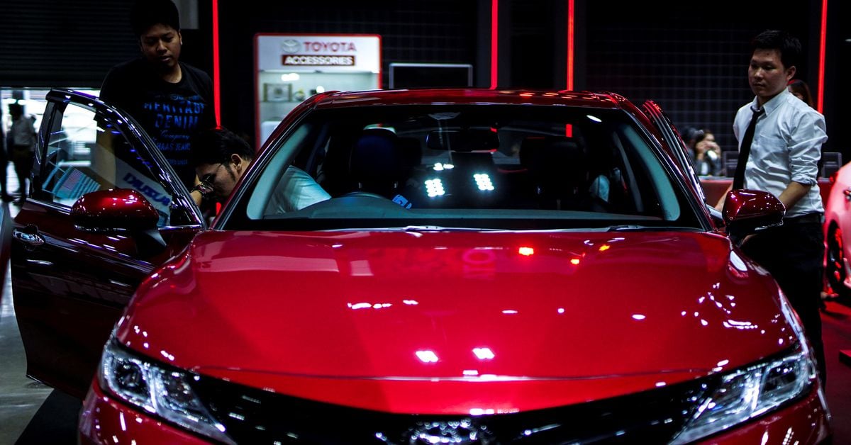 Featured image for "2025 Toyota Camry Dominates US Market with All-Hybrid Lineup and AWD Option"