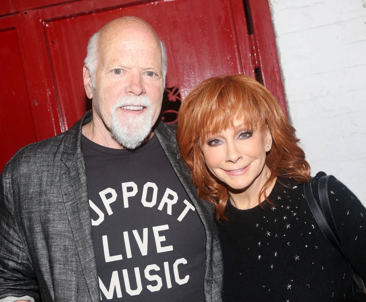 Featured image for "Reba McEntire Sets the Record Straight on Engagement Rumors with Diamond Ring"