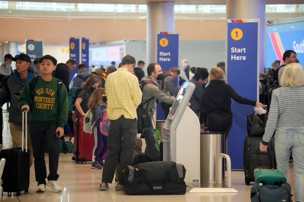 "Denver International Airport Faces Over 2,000 Flight Cancellations and Delays Amid Weekend Freeze"