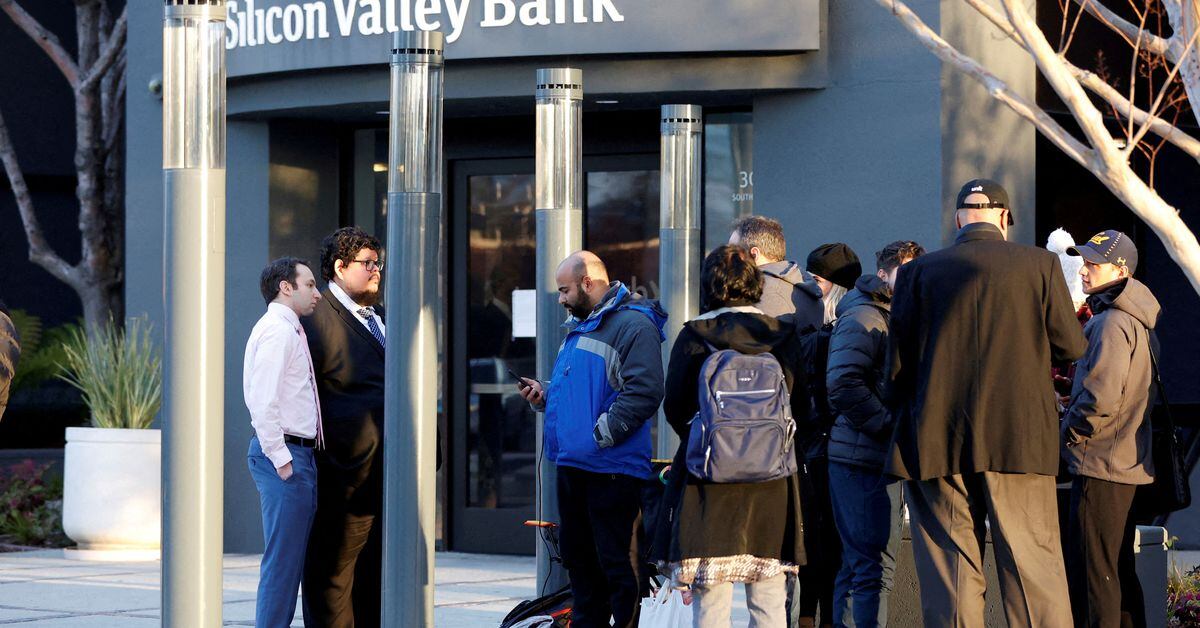 FDIC seeks sale of Silicon Valley Bank and Signature Bank portfolios, including crypto clients.