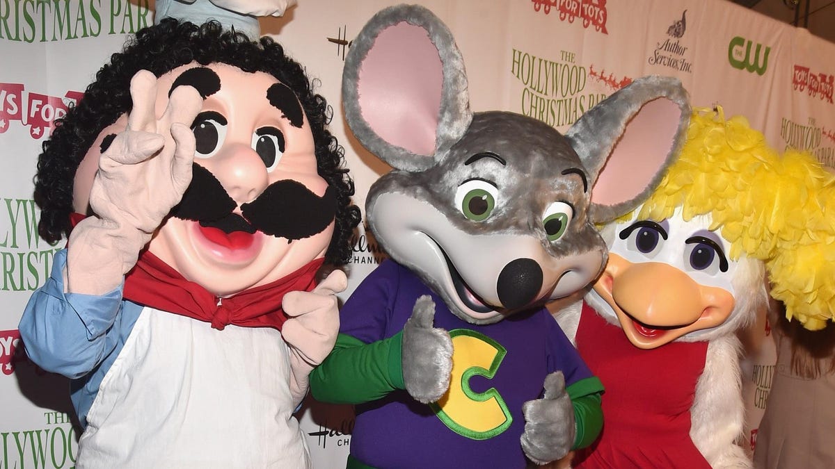 Featured image for "Chuck E. Cheese to Launch Adult-Oriented Game Show with Supersized Arcade Games"