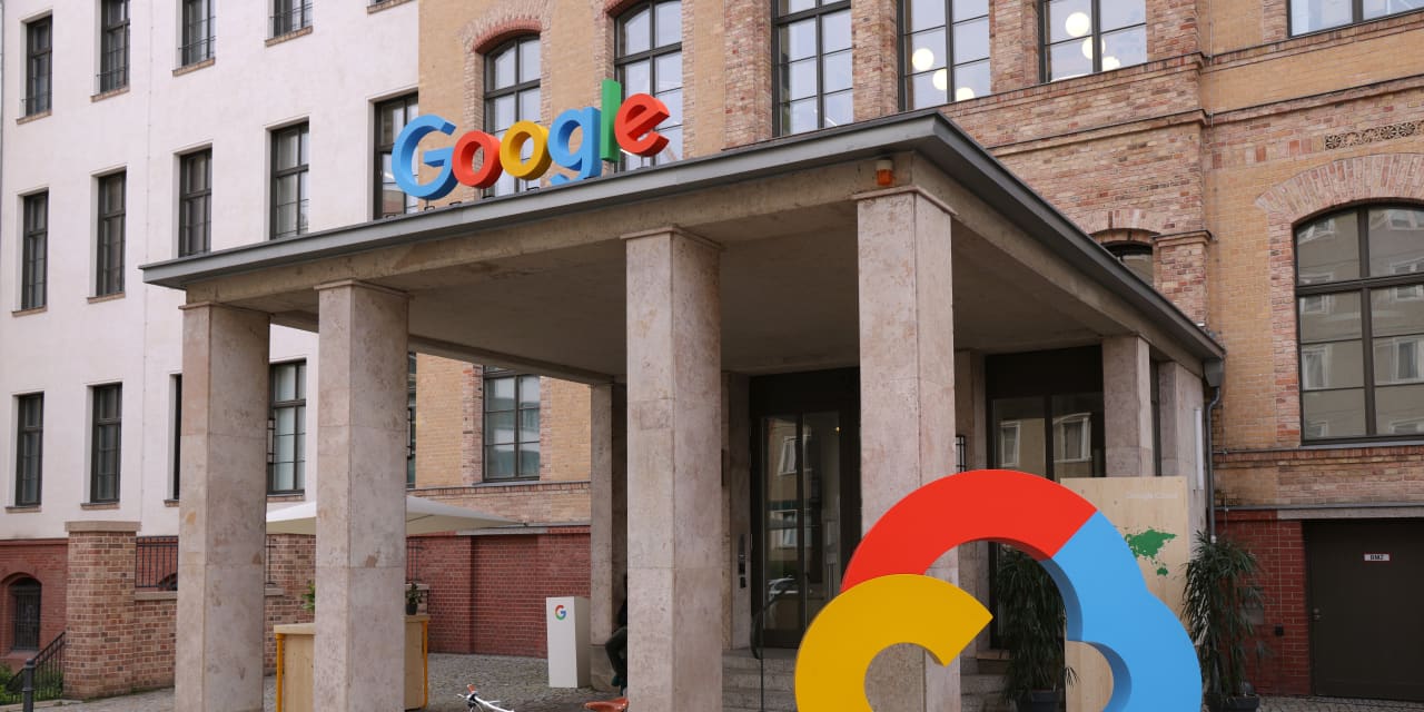 Analyst Downgrades Alphabet Stock Over AI Risk and Tightening Tech Competition.